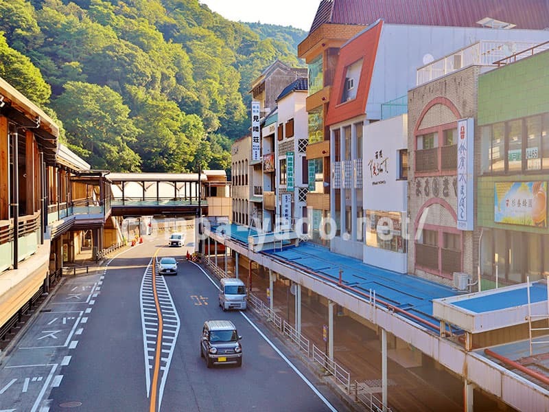 箱根湯本駅前商店街