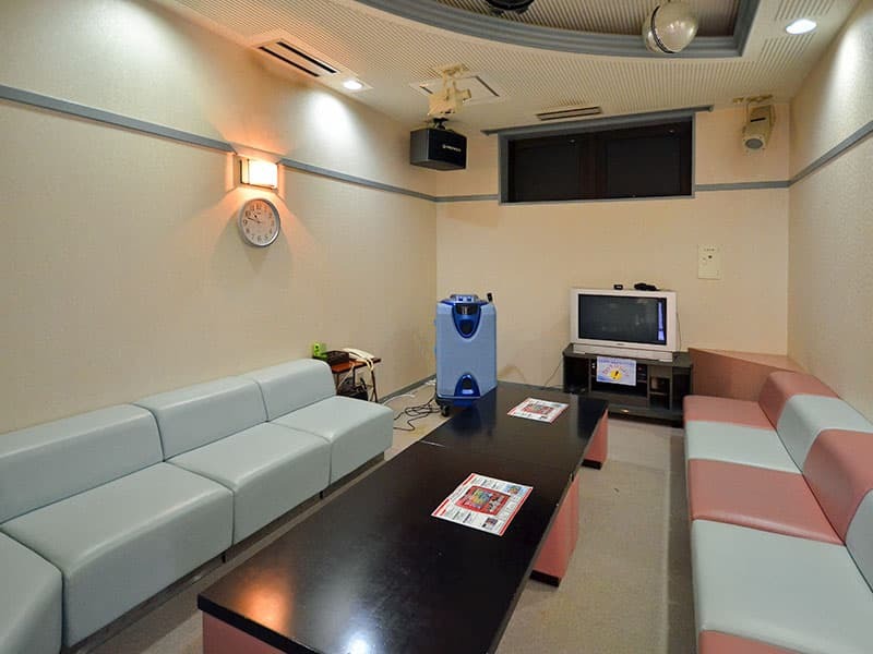 二次会カラオケルーム