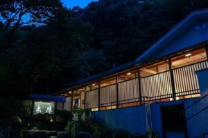 頼朝の湯　本陣（元：さかなや別館本陣）