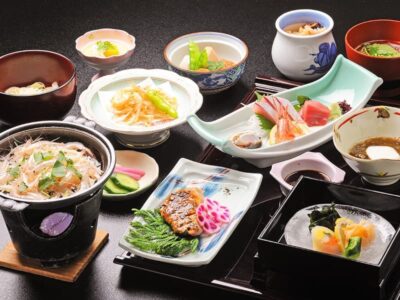 華やかな会席料理