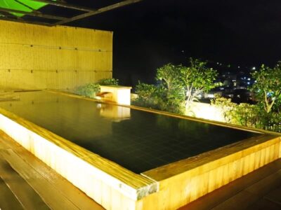 夜の展望露天風呂