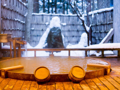 雪景色の見える露天風呂