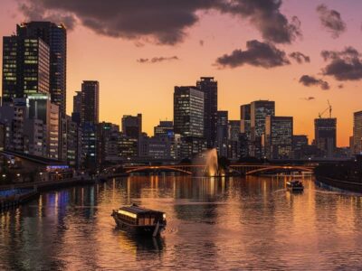 夕景と屋形船
