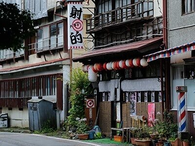 東山温泉のピンクコンパニオン