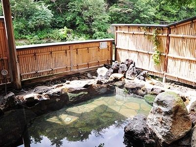 福島穴原温泉でピンクコンパニオン