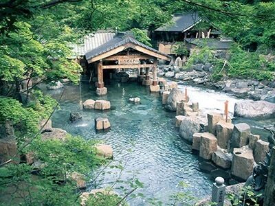 群馬県水上温泉でのピンクコンパニオン