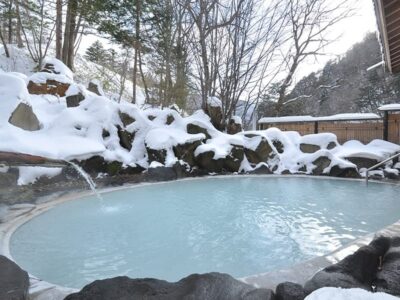 絶景雪景色の露天風呂