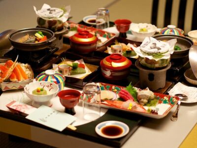 旅館の美味しそうな会席料理