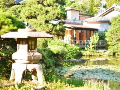 旅館の庭園