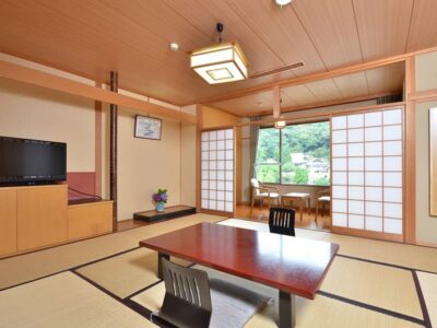 明るい風情ある和室