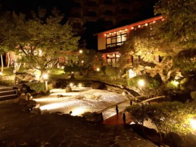夜の庭園_離れの宿ほのか