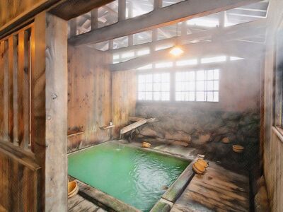 木造りの露天風呂