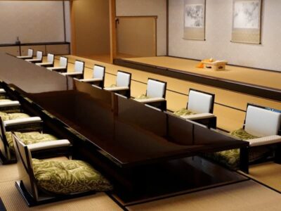 落ち着いた雰囲気の宴会場