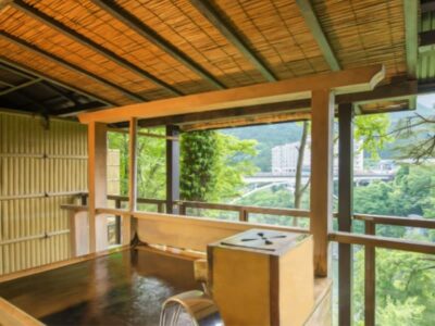 鬼怒川パークホテルズ　木の館　石造り露天風呂付き客室