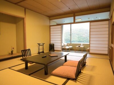 山の見える和室