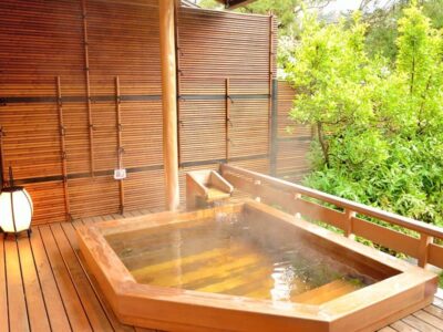 湯郷温泉旅館の露天風呂
