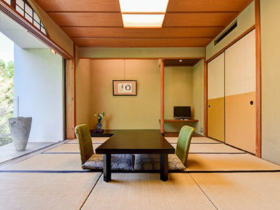 和室10畳の部屋