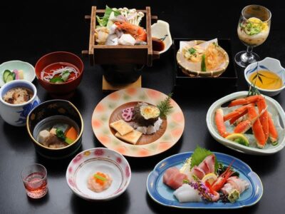 旬のカニの和食会席