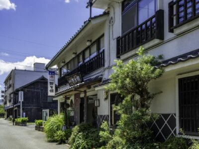 吉岡温泉の温泉街