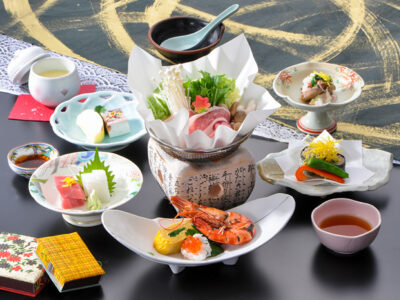 大きなエビの会席料理